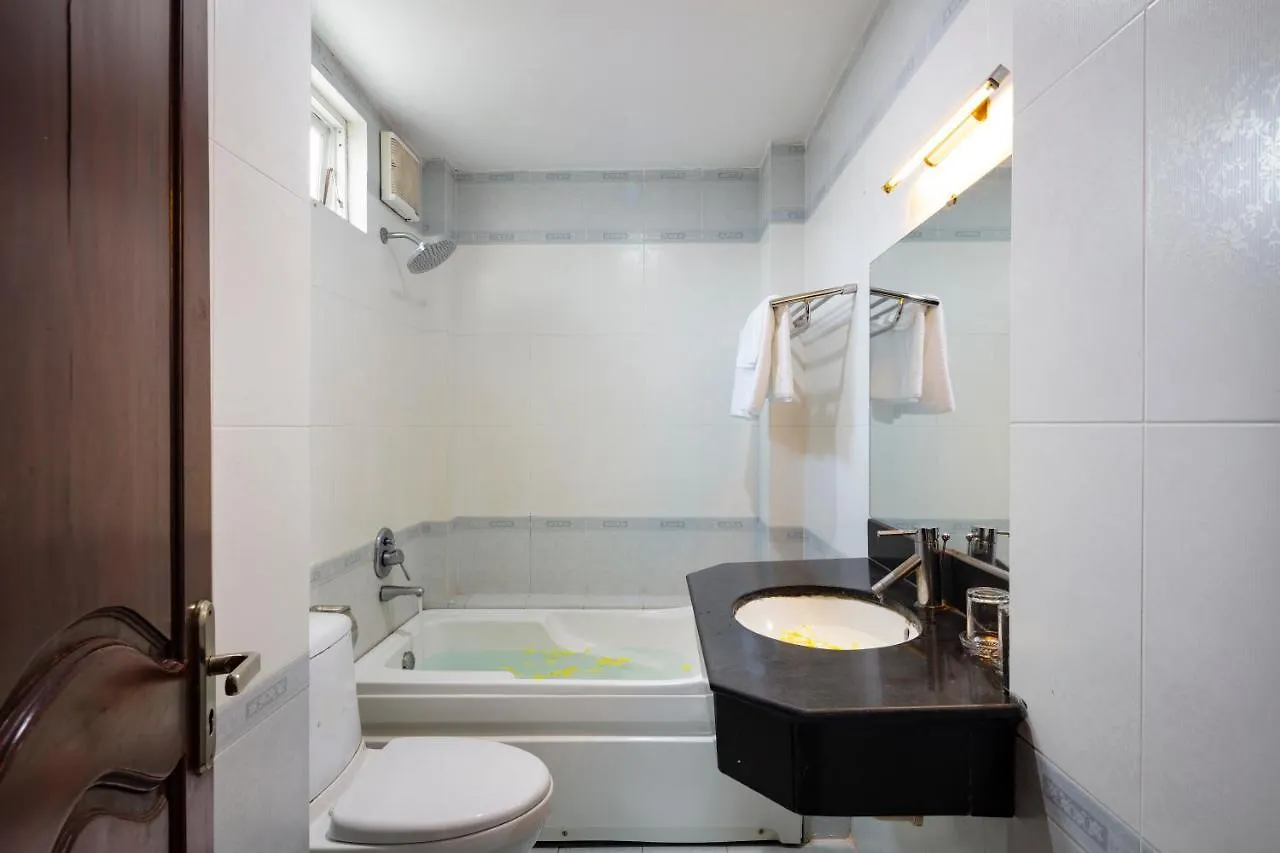 Carina Hotel Нячанг